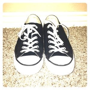 Black Converse!